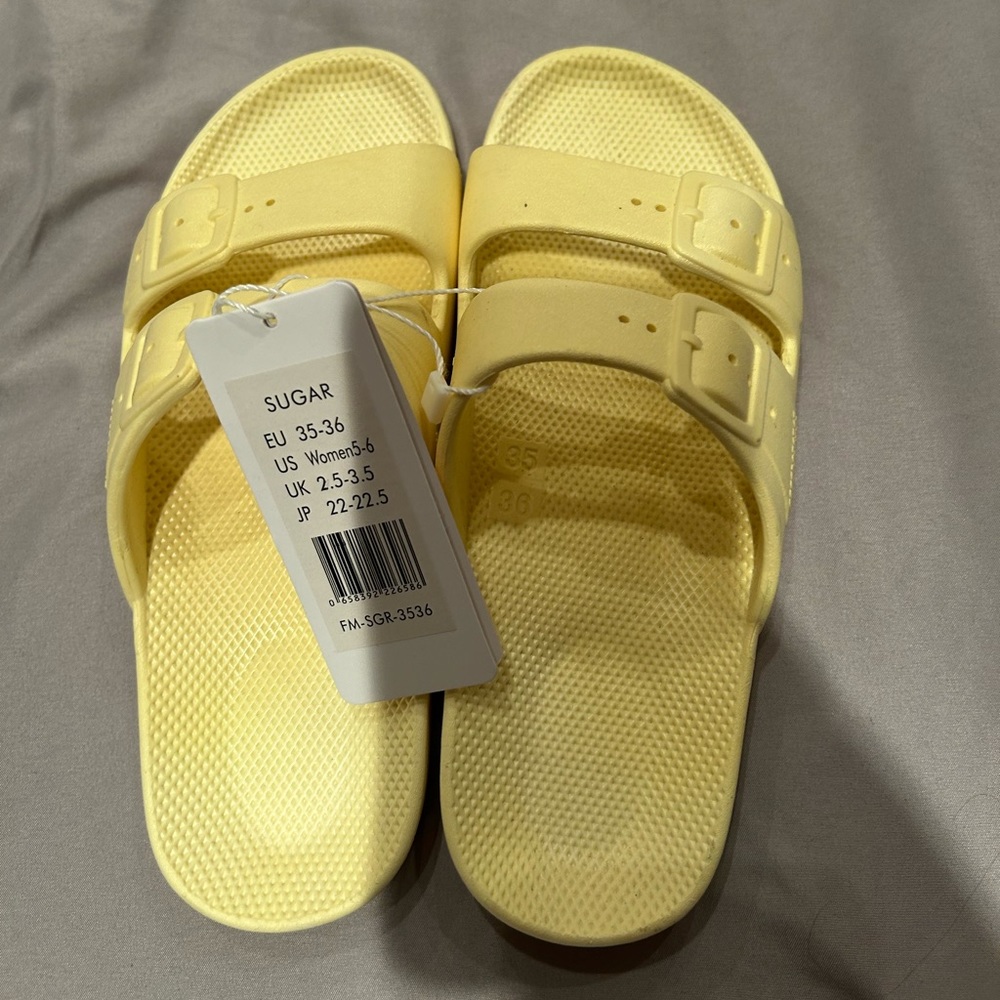 Freedom Moses Yellow Size 5-6 New with tags